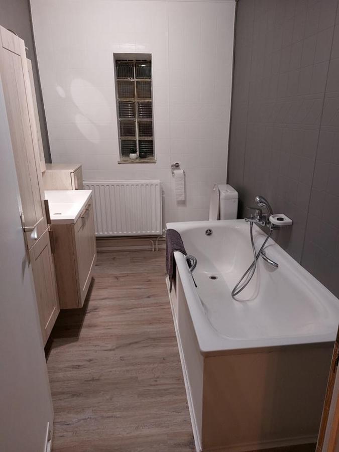 Apartamento Aux Trois Petits Cochons Hotton Exterior foto