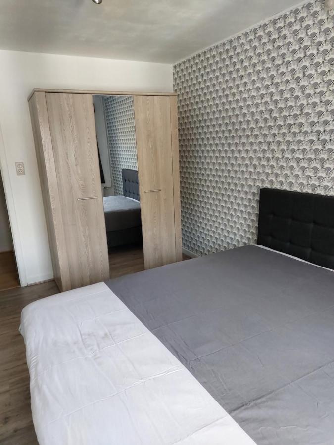 Apartamento Aux Trois Petits Cochons Hotton Exterior foto