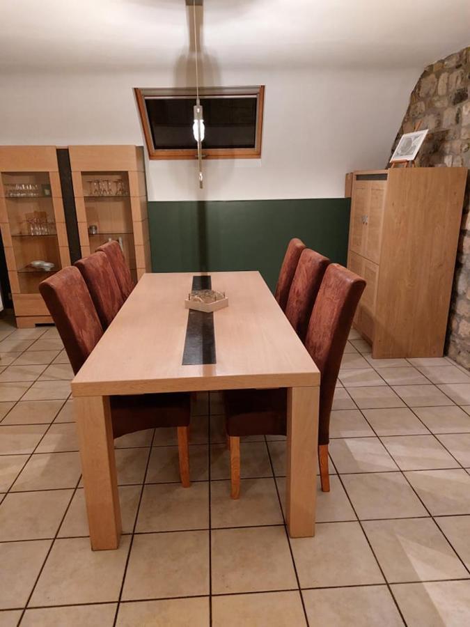 Apartamento Aux Trois Petits Cochons Hotton Exterior foto